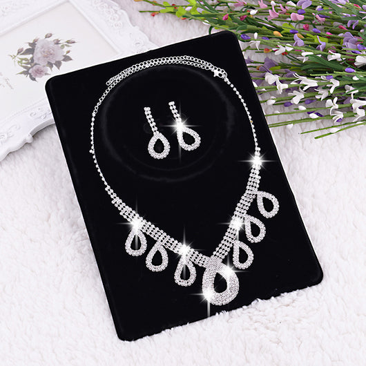 Conjunto de Joyas Nupciales Coreanas: Collar y Aretes para Novia - Image 2