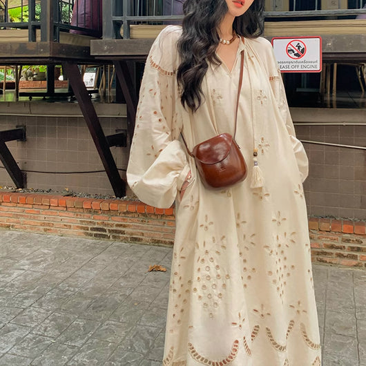 Vestido Maxi Boho Étnico de Lino con Bordados, Escote V Blanco - Image 3