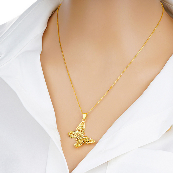 Collar con Colgante de Mariposa Delicado