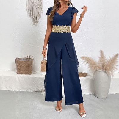 Jumpsuit Elegante con Escote en V y Detalles de Encaje