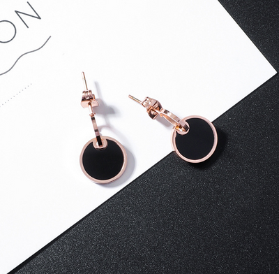 Aretes de Acero Titanio Geométricos con Borlas - Diseño Moderno y Versátil - Image 6