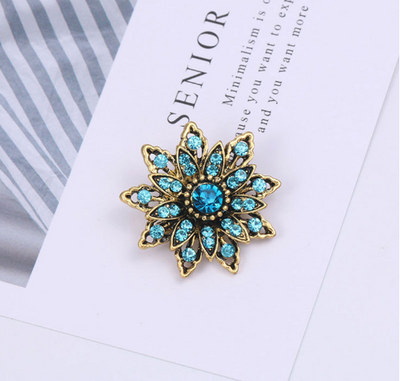 Broche Floral Dorado Vintage con Cristales y Brillantes - Image 5
