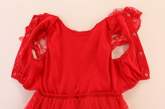 Vestido de Boda Elegante para Mascotas con Cola Bordada - Image 11