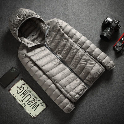 Chaqueta Acolchada Ultraligera con Capucha y Cuello Parado para Hombre - Image 37
