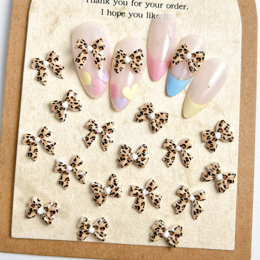 Accesorios de Uñas con Moño Leopardo Maillard - Image 3