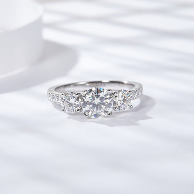 Anillo de Mujer en Oro 18K con Moissanita Engarzada - Image 3