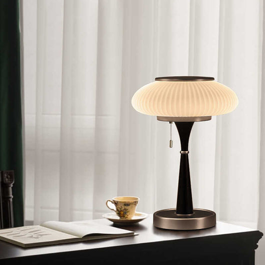 Lámpara de Escritorio Estilo Retro Americano en Madera Maciza - Image 9
