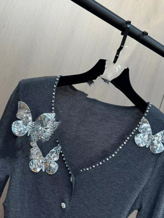 Cardigan de Lana Ajustado con Hebilla de Diamantes y Pliegues Elegantes - Image 2