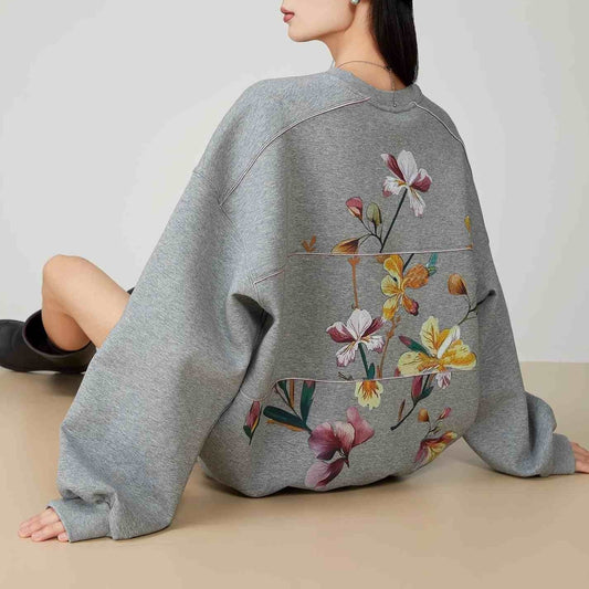 Sudadera Gris con Estampado de Cuello Redondo