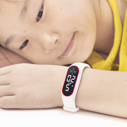 Reloj Infantil LED con Luces Roja y Blanca de Silicona - Image 18