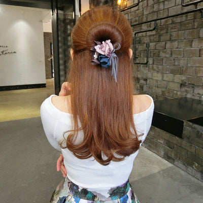 Pasador Coreano Semirrecogido con Perla y Flor - Accesorio para el Cabello - Image 2