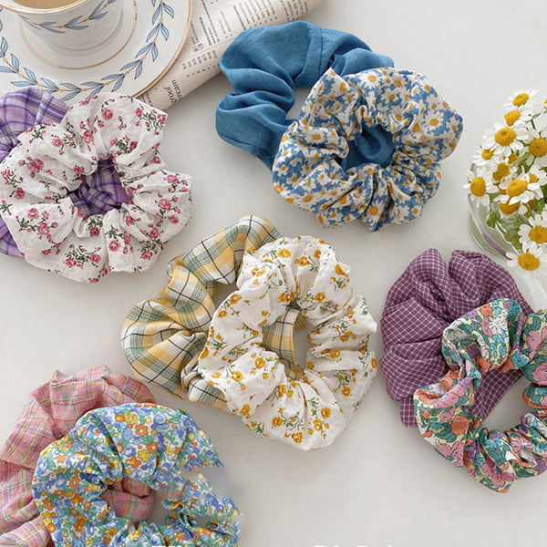 Cuerda para la Cabeza con Diseño Floral Calado