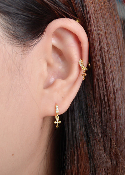 Aretes Colgantes de Cruz Miniatura - Image 2
