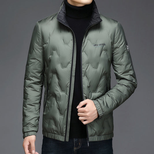 Chaqueta con cuello bajable y letras geométricas en relieve