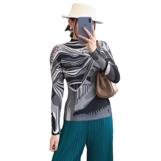 Playera Estampada con Pliegues Miyake - Image 7