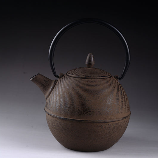 Olla de Hierro Fundido Forma Ovalada Artesanal - Image 4