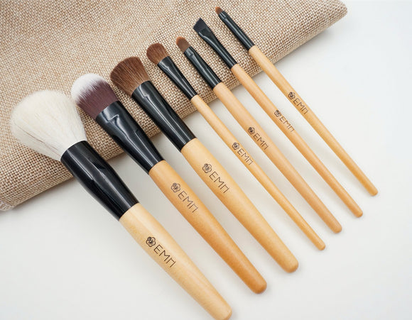 Set de Brochas de Maquillaje Profesional con Estuche de Cuero