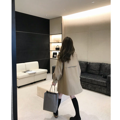 Chaqueta Cortaviento Khaki con Mangas Linterna para Mujer - Image 3