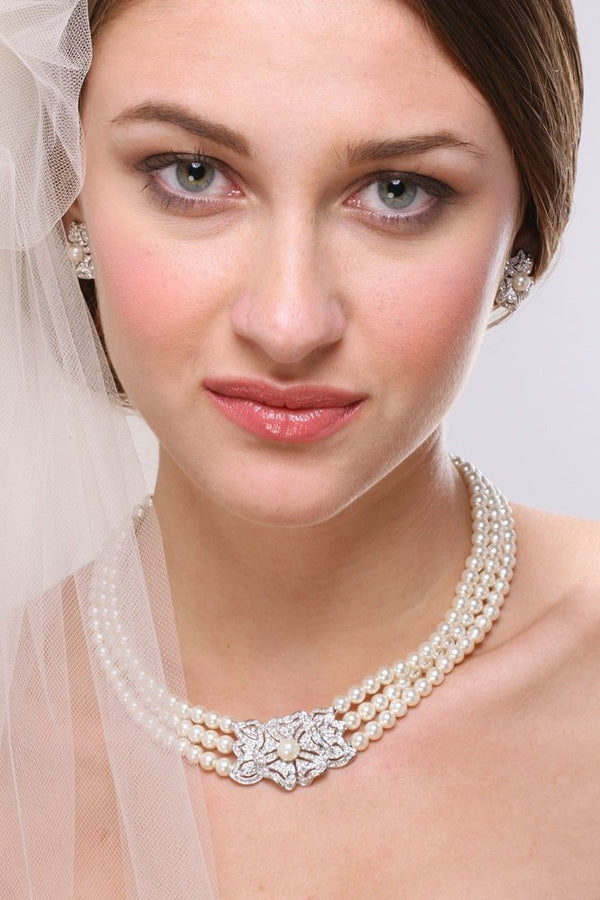 Juego de Collar y Aretes de Perlas con Cristales Brillantes