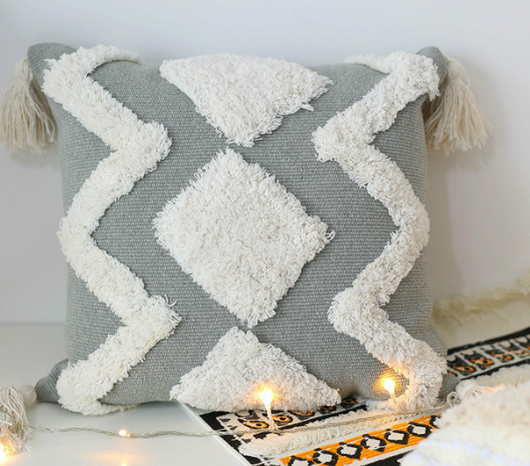 Cojín Decorativo Geométrico Marroquí 45x45cm Negro y Blanco con Borlas