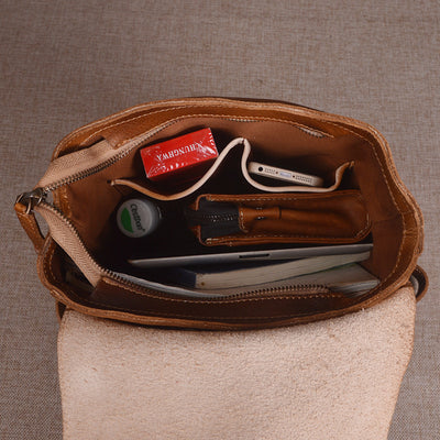 Mochila de Cuero Vegetal Curtido para Hombre - Bolsa de Viaje y Computadora con Acabado Artesanal - Image 5