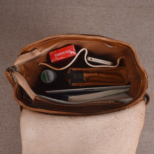 Mochila de Cuero Vegetal Curtido para Hombre - Bolsa de Viaje y Computadora con Acabado Artesanal - Image 5