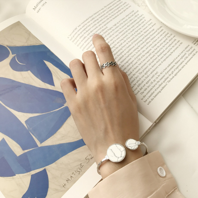 Pulsera de Pino Blanco Redonda - Accesorio de Moda Versátil - Image 4