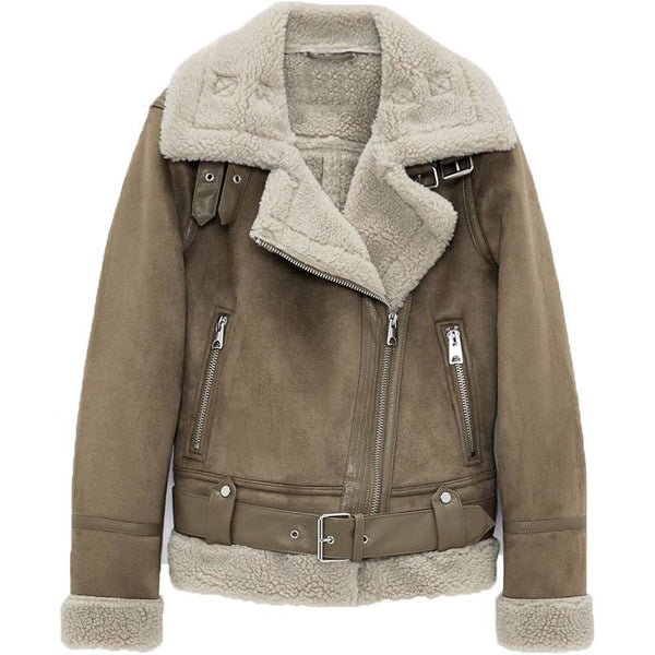 Traje Acolchado de Terciopelo y Cuero