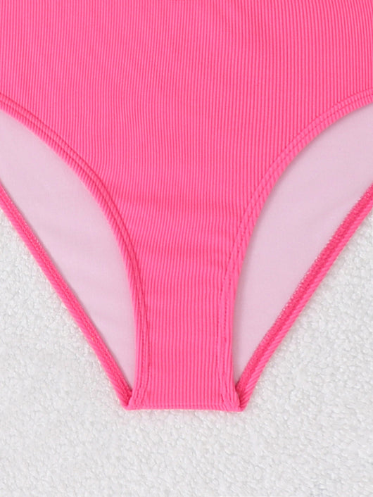 Bikini Dos Piezas con Halter y Falda Asimétrica - Image 16