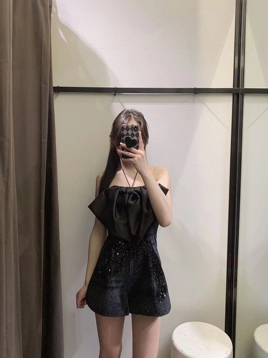 Jumpsuit Corto con Lentejuelas y Lazo Elegante - Image 13