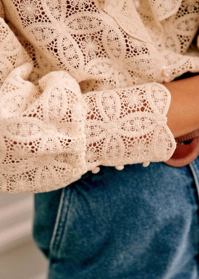 Blusa Elegante de Encaje con Bordado de Flor de Loto, Manga Larga Estilo Francés - Image 5