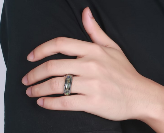 Anillo de Acero Tungsteno con Diseño de Concha - Image 5