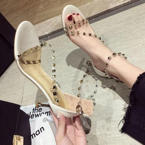 Sandalias Elegantes con Tacón Stiletto y Detalles de Remaches - Image 3