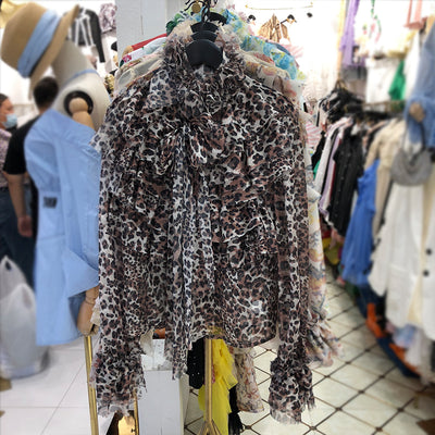 Blusa Elegante de Manga Larga con Volantes y Detalles Fluidos - Image 7