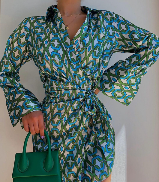 Vestido Camisero Largo Estampado Cadena con Contraste y Mangas Largas