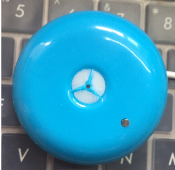 Bright blue donut-shaped mini portable USB air humidifier purifier with a white central filter and silver button. - Image 8