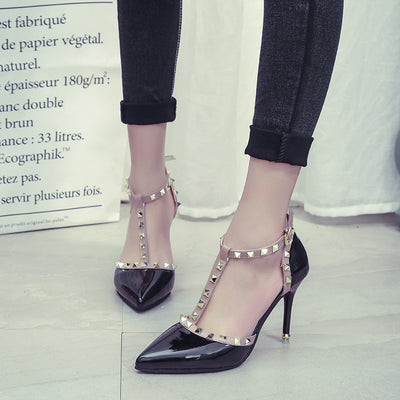 Tacones Altos Puntiagudos con Tachuelas - Image 2