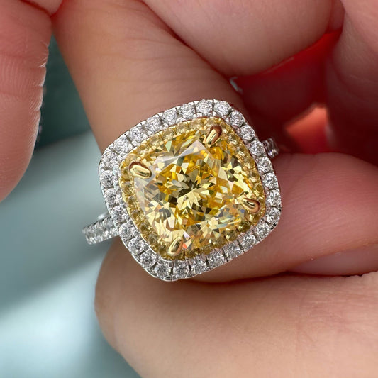 Anillo de Diamante Amarillo Artificial Diseño Minimalista
