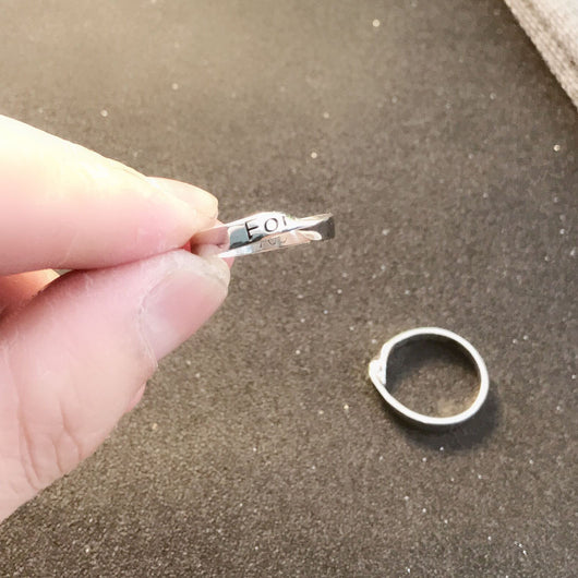 Anillo de Graduación Personalizado con Grabado - Recuerdo Escolar - Image 6