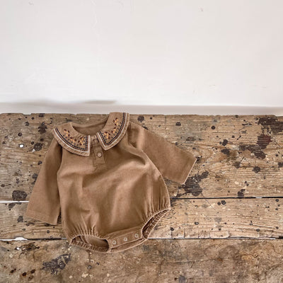 Romper de Pana con Cuello Bordado y Mangas Largas - Image 7