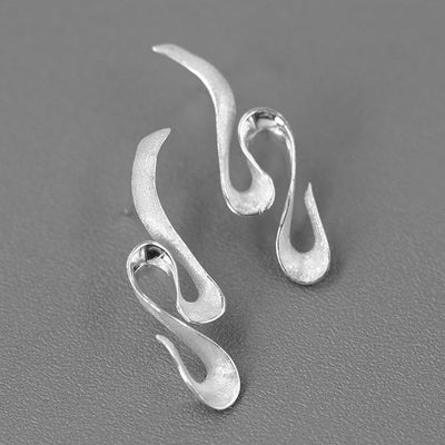 Aretes de Plata Esterlina con Diseño Geométrico Audaz y Elegante - Image 5