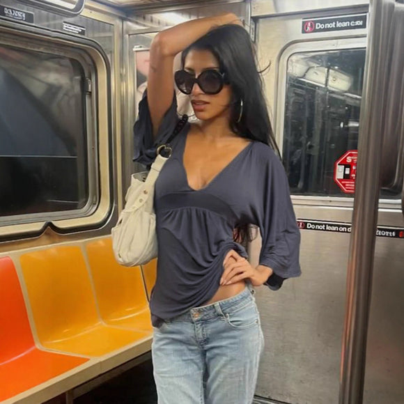 Blusa Elegante Escote en V Profundo con Mangas Trompeta para Mujer