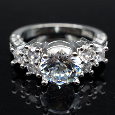 Anillo de Compromiso Circón de Ocho Corazones y Ocho Flechas - Grado Premium