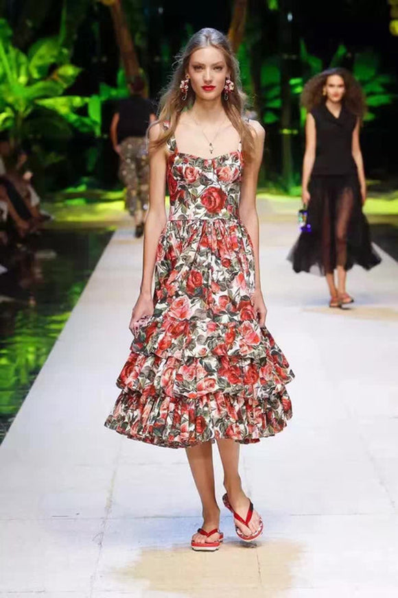 Vestido Camiseta Multicapa de Corte Elegante