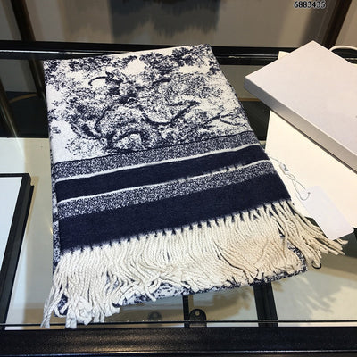 Pañuelo Elegante con Fleco y Estampado de Animales Acuarela - Image 6
