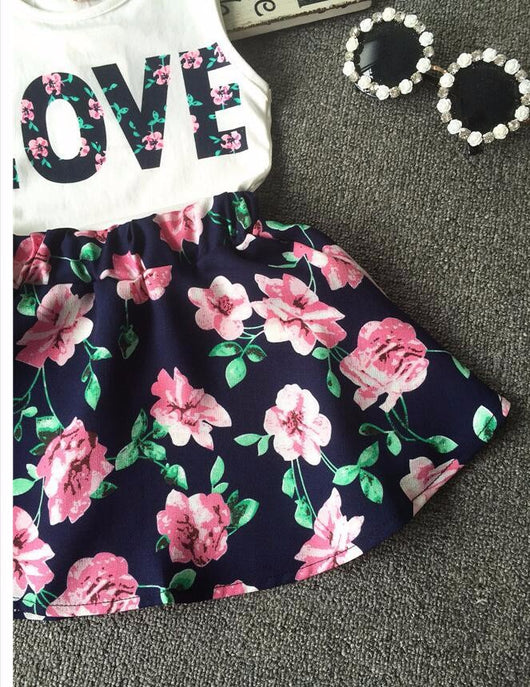 Conjunto de Falda y Chaleco Niña con Diseño LOVE - Image 3