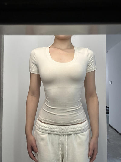 Top Deportivo Ajustado con Cuello Alto y Cintura Marcada - Image 21