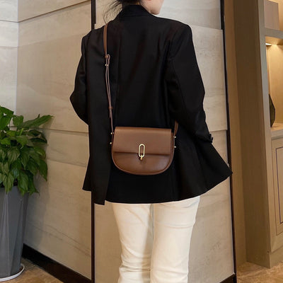 Bolso Bandolera de Cuero Vacuno con Diseño Exclusivo y Cierre de Seguridad - Image 4