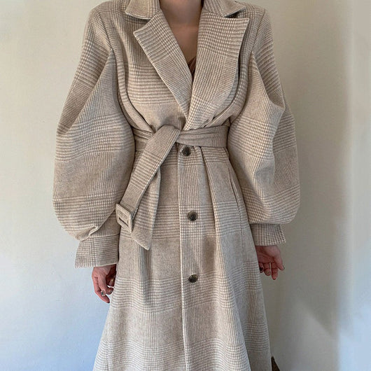 Blazer Elegante con Cuello Solapa, Cierre de Cordones y Mangas Farol - Image 16