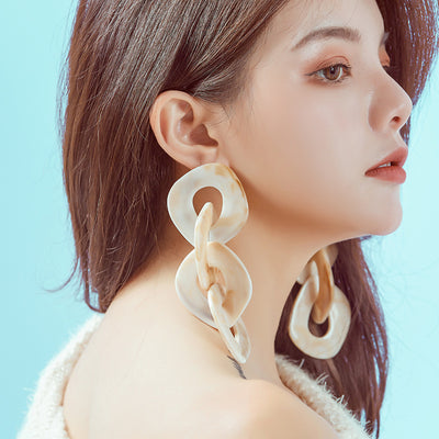Aretes Acrílicos Grandes Elegantes de Estilo Europeo Americano - Image 5